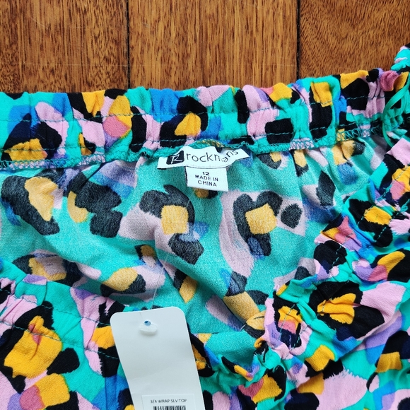 BNWT ROCKMANS|| Abstract print off shoulder 3/4 wrap style sleeve Top Size 12 - Picture 7 of 8